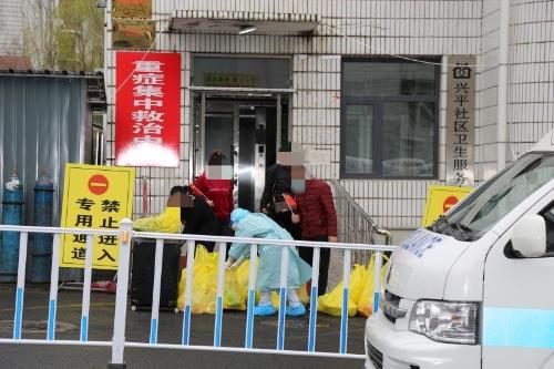 【多地推出感染者集中隔离场所，集中隔离场所的设置要求不包括】