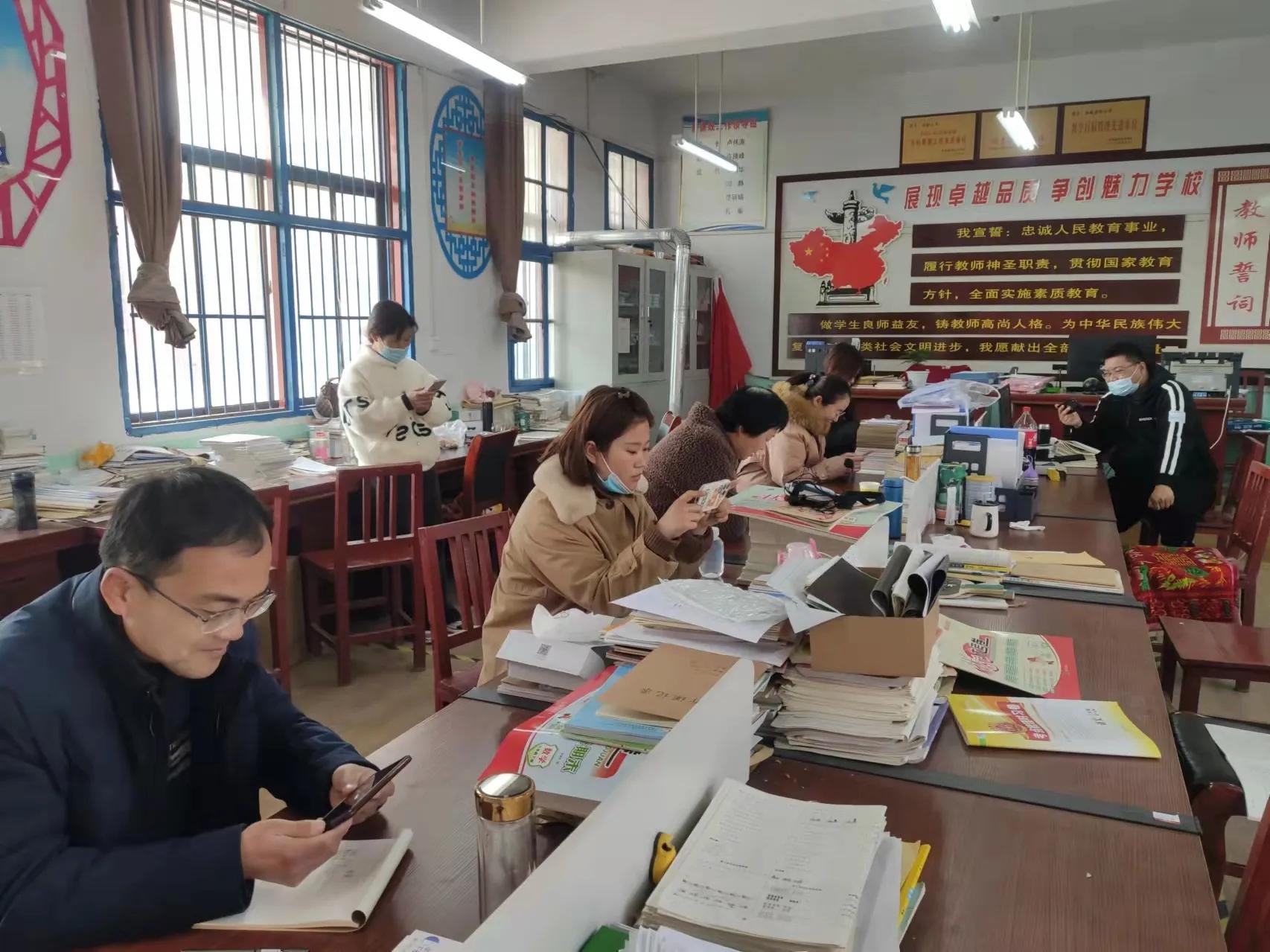 紧急通知!河南暂停!(紧急通知!河南暂停开学)