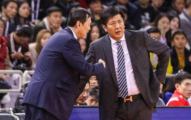 新疆新增1例确诊一家三口均感染(新疆第一例确诊新冠患者)