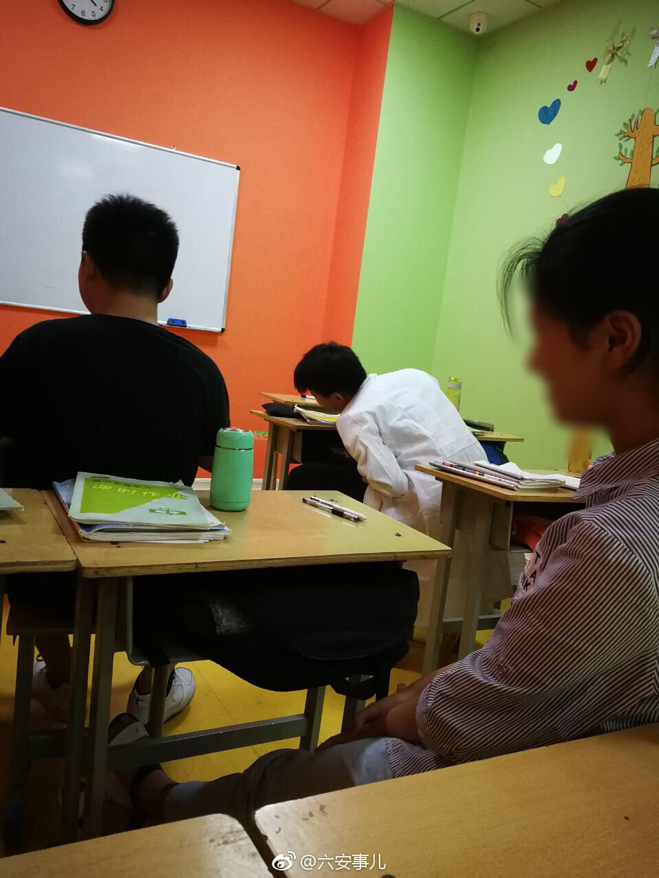 非法开补习班致多人阳性被拘/私自开辅导班没有教育局批准违法吗
